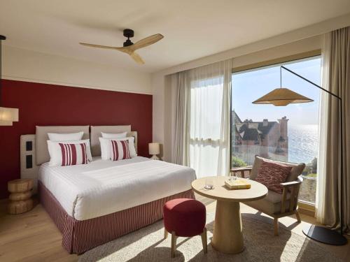 Biarritz City Centre Hotel | Relax at Radisson Blu Hotel Biarritz with Oceanfront Spa