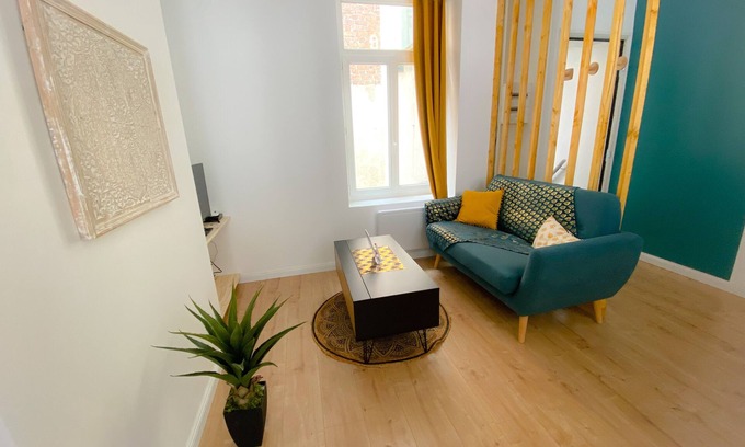 Calais Apartment | Cozy Le Temple 1: Ideal for Families with Kitchen Access