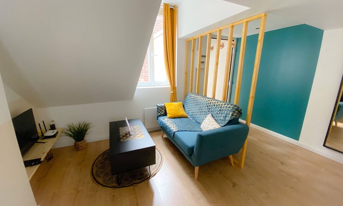 Calais Apartment | Cozy Le Temple 2: Family-Friendly Apartment with Kitchen