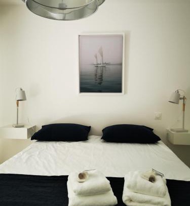 Saint-Valery-sur-Somme Apartment | Discover Le Temps d'une Escale à St Wary, Pet-Friendly Haven