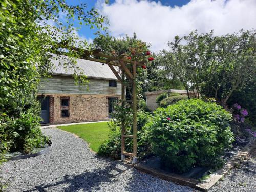 Vattetot-sur-Mer House | Discover LE TEMPS D'UN INSTANT: Family-Friendly Retreat