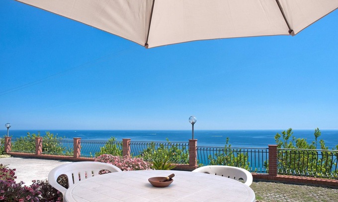 Sanremo House | Guest Rated 9.8: Le Terrazze Appartamenti with Breakfast