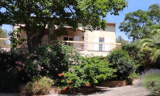 Les 3 Ponts Apartment | Discover Le Tibere: Prime Location with Pool & Spa Amenities