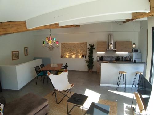 Maraussan Apartment | Exceptional Stay at Le Tire Bouchon: Family & Pet Friendly