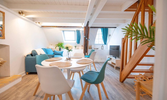 Le Palais Apartment | Cozy Le p'tit Palais: Oceanfront Two Bedroom Retreat