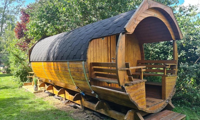 Buhl-Lorraine Bed & Breakfast | Discover Le Tonneau Insolite: Spa Retreat with Hot Tub