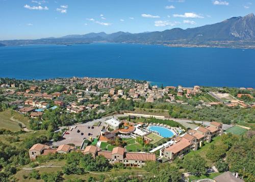 Albisano Hotel | Family-Friendly Escape at Le Torri Del Garda Resort 9/10