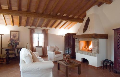 San Pietro in Bossolo House | Experience Oceanfront Bliss at Le Torri – 4-Star Retreat
