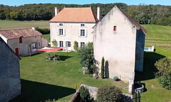 Haims House | Experience Le Tout à la Fois in Saint-Maixent Le Petit