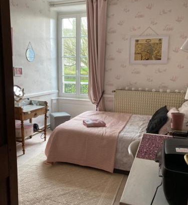Le Bourgneuf-la-Foret Bed & Breakfast | Discover Le Trianon: Oceanfront Oasis with Pool Access