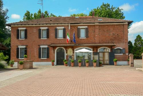 Province of Bologna House | Experience Comfort at Le Tuie: Rated 9/10 with Hot Tub
