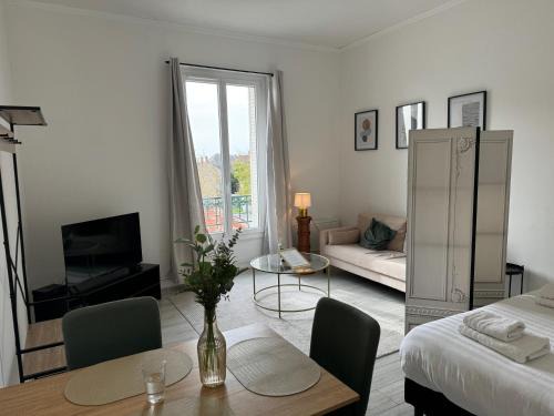Vierzon Apartment | Welcoming Le Vésuve: Self-Check-In with Family-Friendly Perks