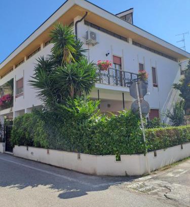 Tortoreto Lido Bed & Breakfast | Pet-Friendly Le Vele: Guest Rated 9/10 with Kitchen Amenities