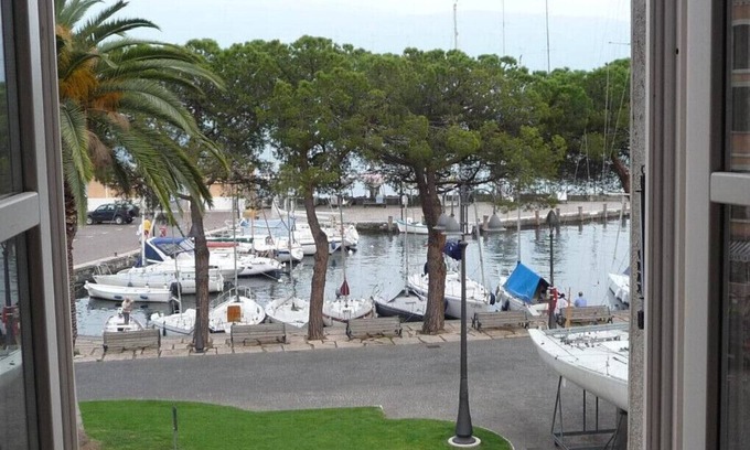 Bogliaco Apartment | Enjoy Lake Views at Le Vele Rebomaholidays in Bogliaco