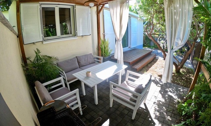 Etang Sale Les Bains House | Exquisite Le Veloutier: Oceanfront Escape with Pool