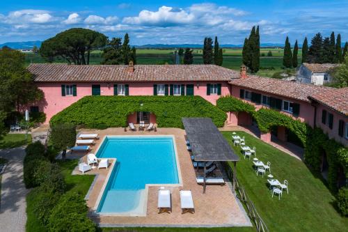 Montorsaio House | Discover Le Versegge Resort: 4-Star Getaway with Pool & Hot Tub