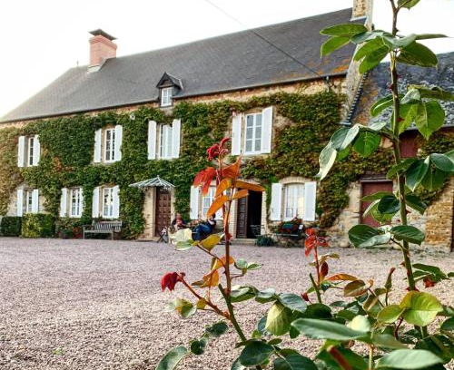 Cartigny l'Epinay Bed & Breakfast | Experience Le Vert Buisson: Family-Friendly with Hot Tub