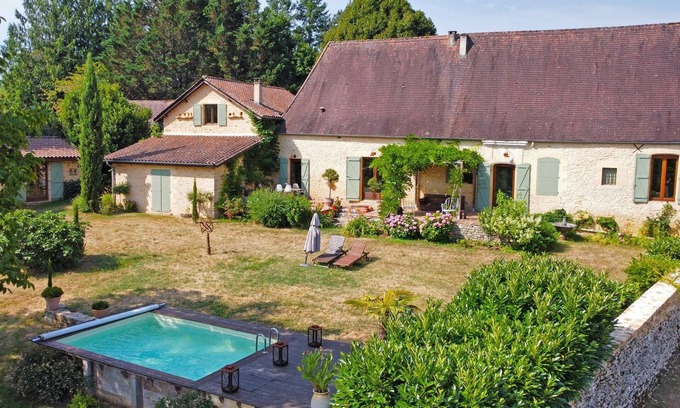 Paunat House | Relax at Le Vezou: Private Pool, Spa & Family-Friendly Fun