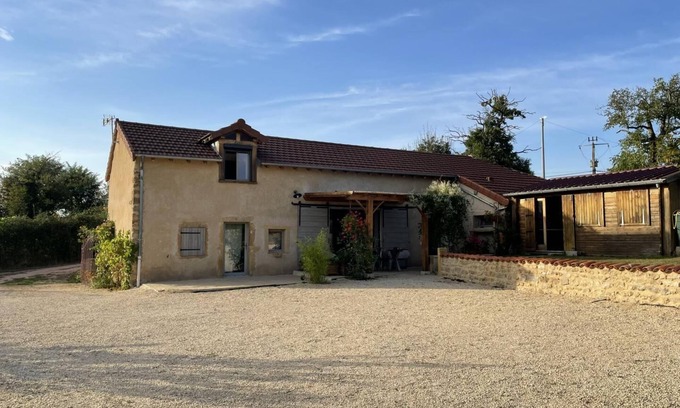 Semur-en-Brionnais House | Explore le Vieux Cuvage - Family-Friendly Retreat in Semur