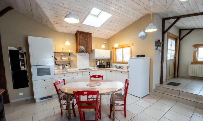 Charmois-devant-Bruyeres House | Family-Friendly 4-Star Le Vieux Grenier with Top Ratings
