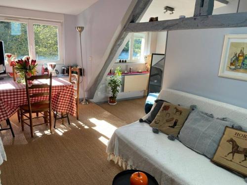 Chamant Apartment | Discover Le Vieux Moulin Chamant: Family & Pet Friendly Stays