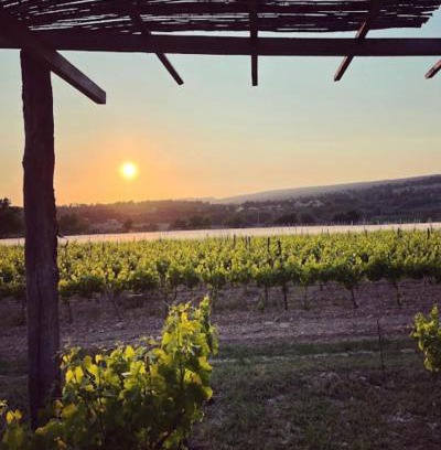Saint-Saturnin-les-Apt Bed & Breakfast | Oceanfront Retreat at Le Vieux Portail - Rated 9.5/10