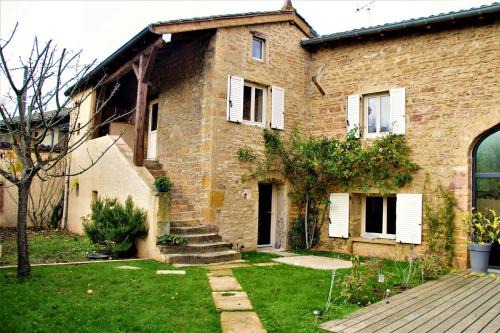 Saint-Julien Bed & Breakfast | Pet-Friendly Getaway at Le Vieux Pont - Rated 9.4/10