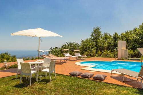 Mascali Villa | Inviting Le Vignoble Maison: Oceanfront Family Retreat