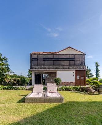 Aewol House | Oceanfront Retreat at Le Village Aewol B#2 - 4 Star Stay