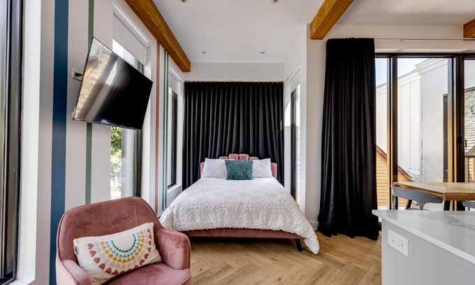 Terrebonne Apartment | Comfortable Stays at Le Virtuose - Vieux-Terrebonne