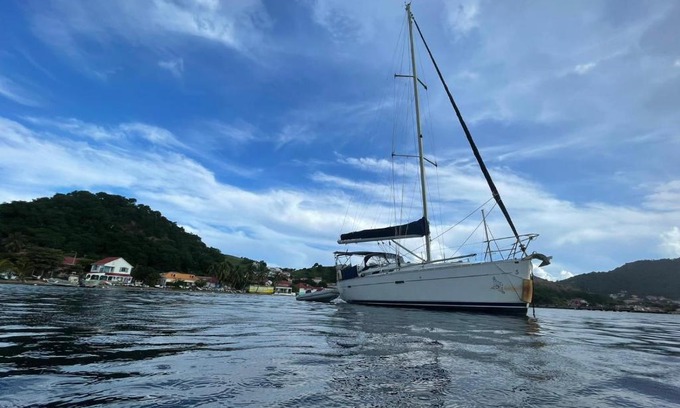 Les-Saintes Boat Rental | Exceptional Oceanfront Retreat at Le Voilier dans la baie des Saintes