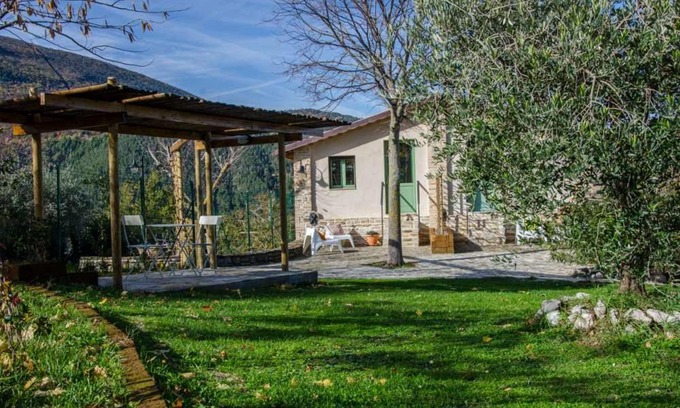 Serra San Quirico Bed & Breakfast | Exceptional Le Voltarelle Bed & Breakfast with Ocean View