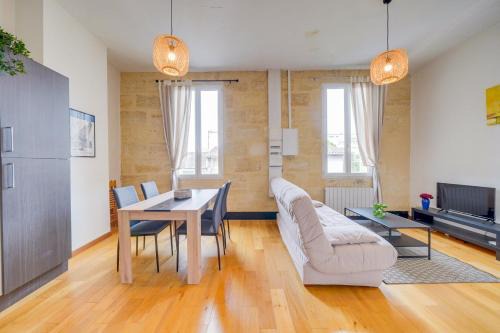 Saint-Bruno - Saint-Victor Apartment | Guest Rated 8.3 - Le Yellow in the Heart of Bordeaux