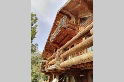 Allos Ski Chalet | Discover Le ZEN: Pet-Friendly Retreat with 9.8/10 Rating