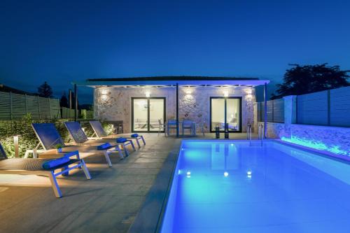 Zakynthos Villa | Modern Oceanfront Villa: Guest Rated 9.9/10 with Pool