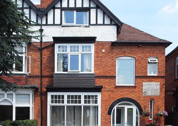 Olton Bed & Breakfast | Welcoming Leaded Light Guest House - Wheelchair Accessible Stay