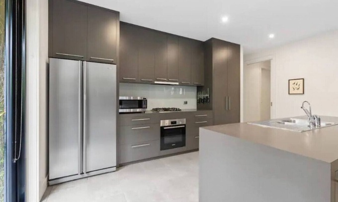 Lake Wendouree House | Idyllic Lakeside Retreat for Groups in Ballarat - 10/10 Rated