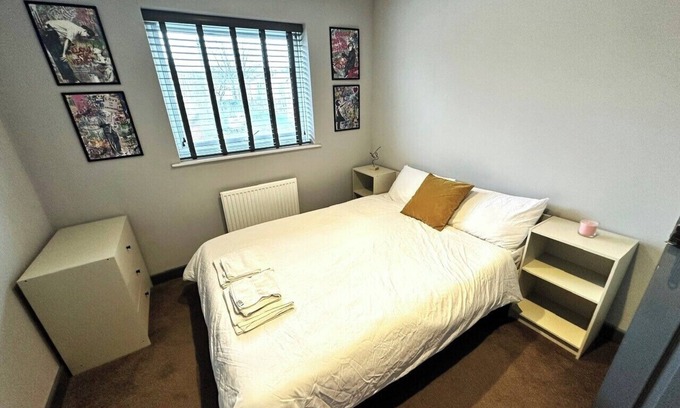 Leamington Spa House | Leamington Spa-3 Bed-Sleeps 6-Garden-Pets-Parking