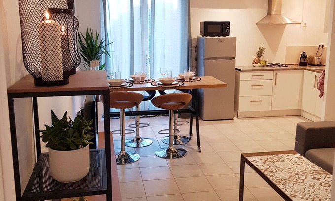 Mauguio House | Seaside Retreat at Leandro House: 10/10 Guest Rated Escape