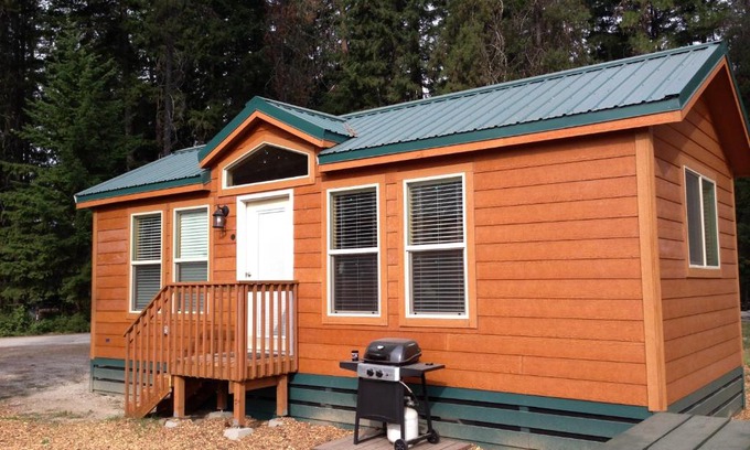Ardenvoir Resort | Top-Rated Leavenworth Camping Resort Cottage with Pool