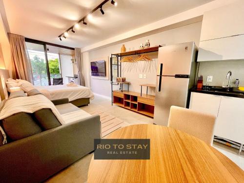 Leblon Apartment | Leblon Studio - View of the Christ, pool and gym