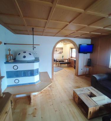 Reutte Apartment | Pet-Friendly Retreat at LechHuamat - Rated 9.5/10 by Guests