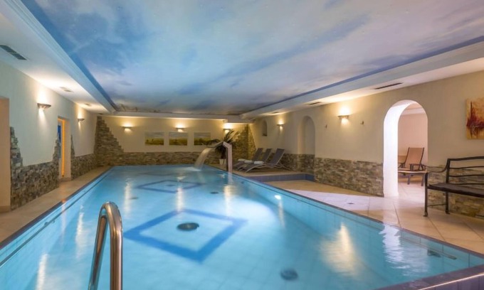 Stumm Apartment | Discover Lechners Wohnwelt: Pool, Spa & Lake Views