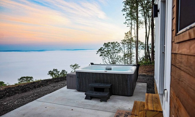 Lupton City House | Experience Leda at Mountains Ledge: Spa & Family-Friendly Retreat