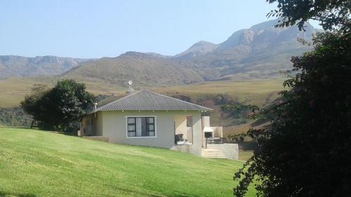 Jagersrust House | Budget-Friendly Ledges Retreat with Pool & Restaurant