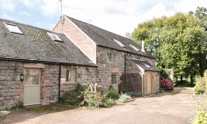 Cheddleton Cottage | Family-Friendly LEE HOUSE COTTAGE with Hot Tub in Cheddleton