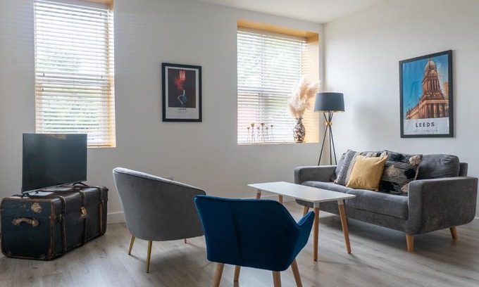 Chapeltown Apartment | Ideal Leeds Apartment: 5 Minutes to City Centre, Rated 10/10