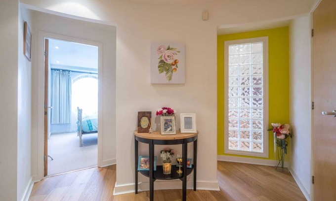 Leeds City Center Apartment | Unique Leeds City Centre Apartment with Top Amenities