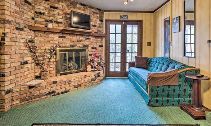 Leeds House | Leeds Getaway ~ 31 Mi to Zion Nat'l Park!