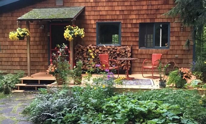 Empire Cabin | Explore Leelanau County Retreat Near Glen Arbor - Family Friendly